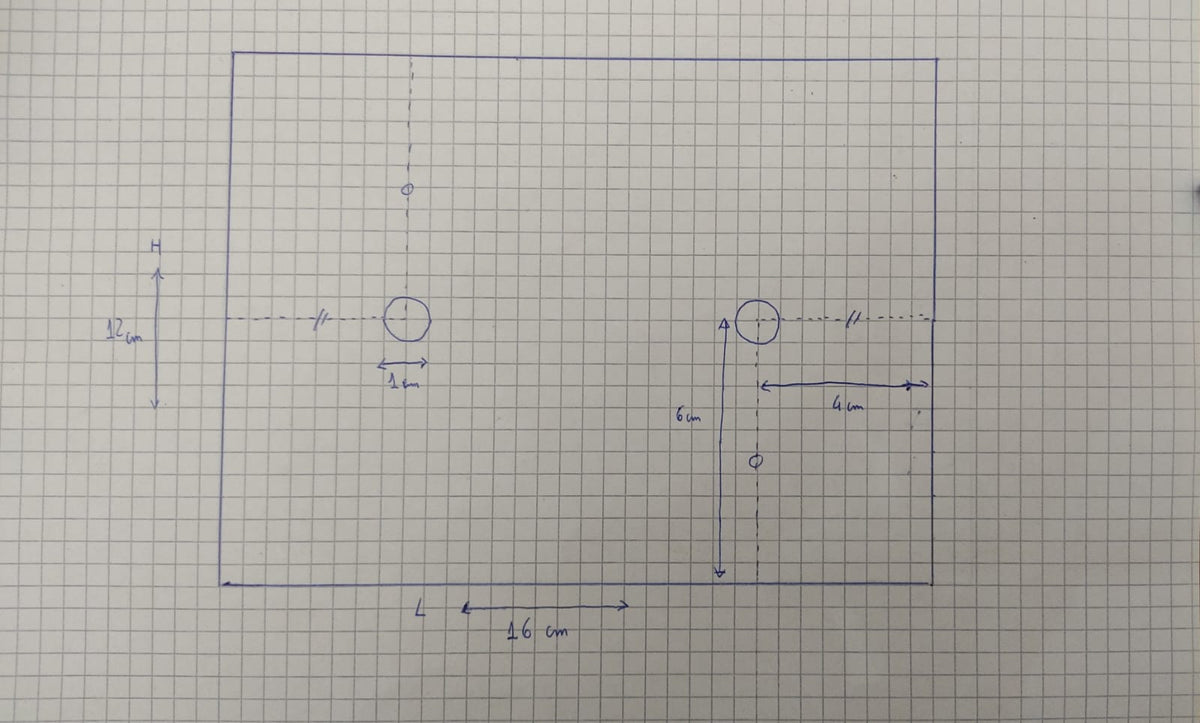 Vetro ceramico 16 cm x 12 cm spessore 4mm  CON 2 FORI COME DA FOTO spedizione inclusa.